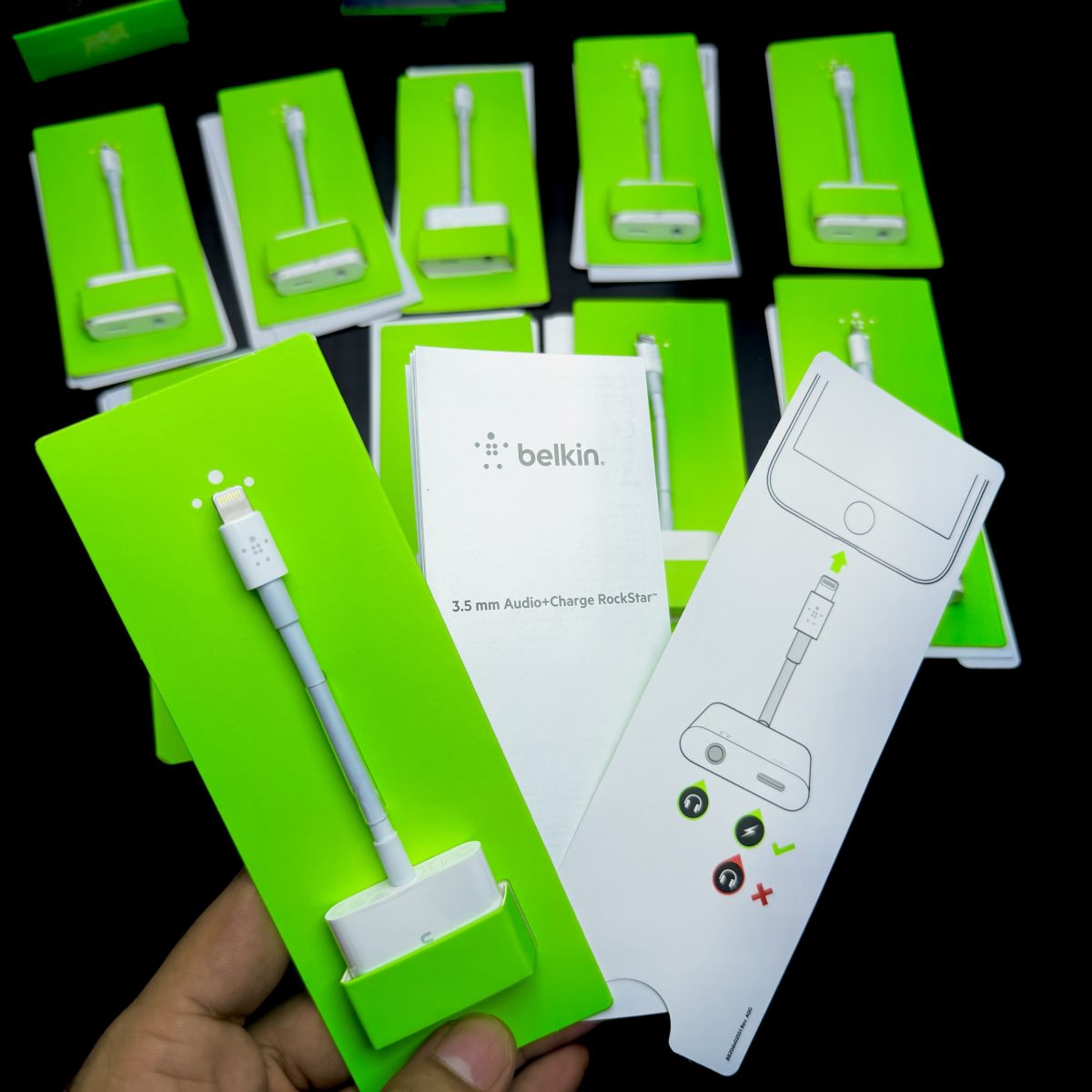 Belkin 3.5 mm Audio + Charge Rockstar Lightning Converter 100% Original by Apple - Image 3